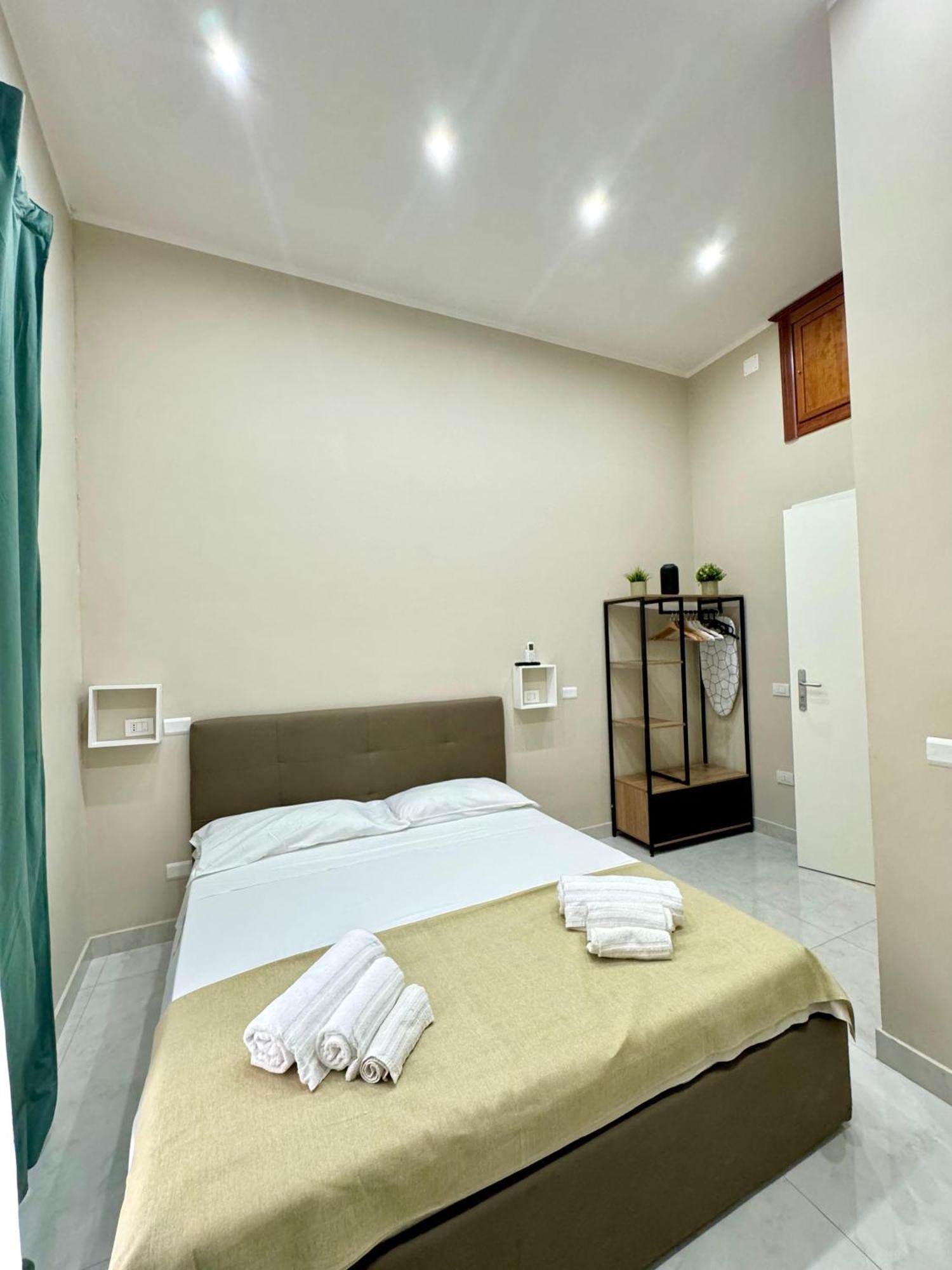 Royal Dream Bed and Breakfast Neapel Exteriör bild