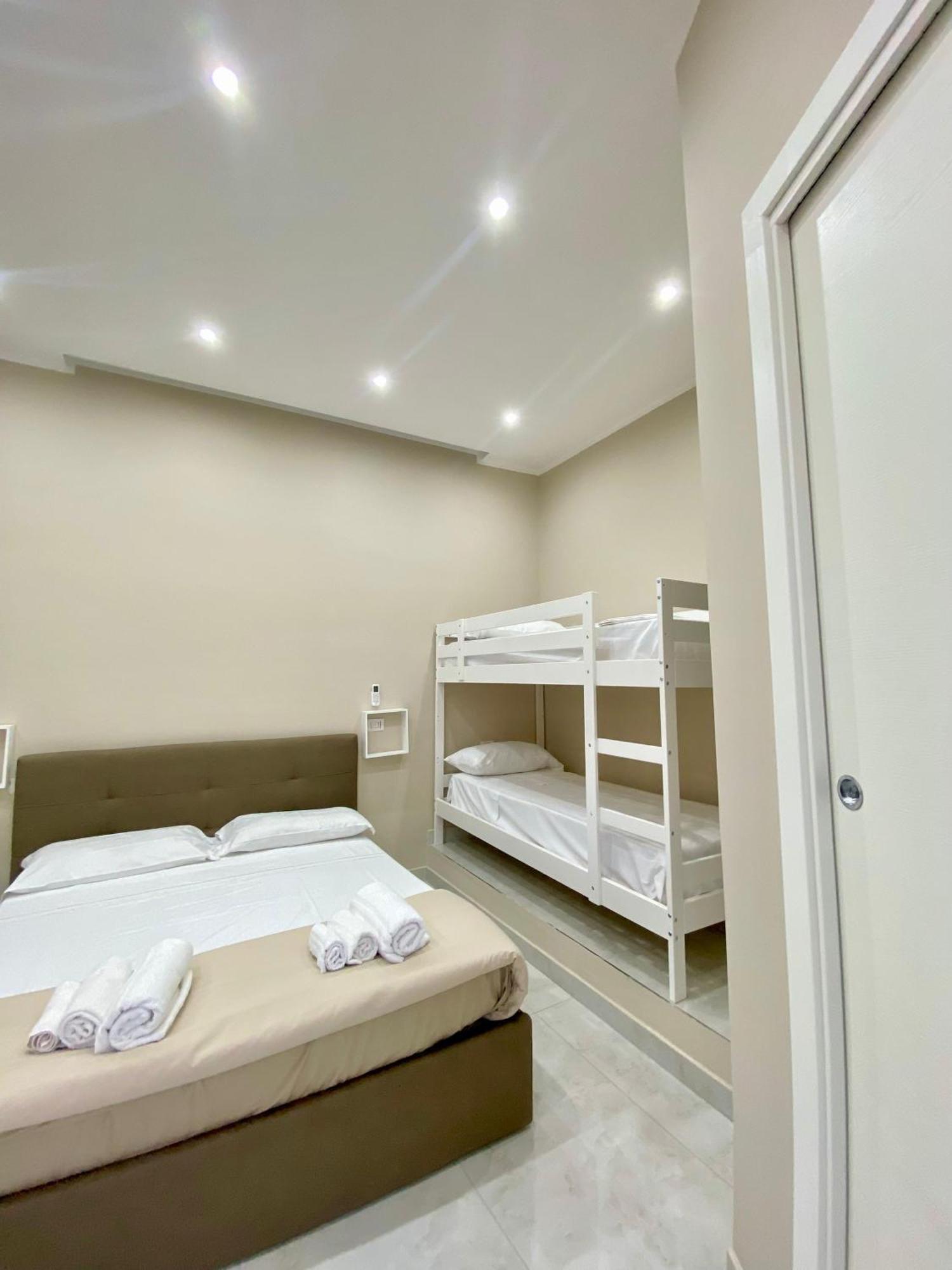 Royal Dream Bed and Breakfast Neapel Exteriör bild