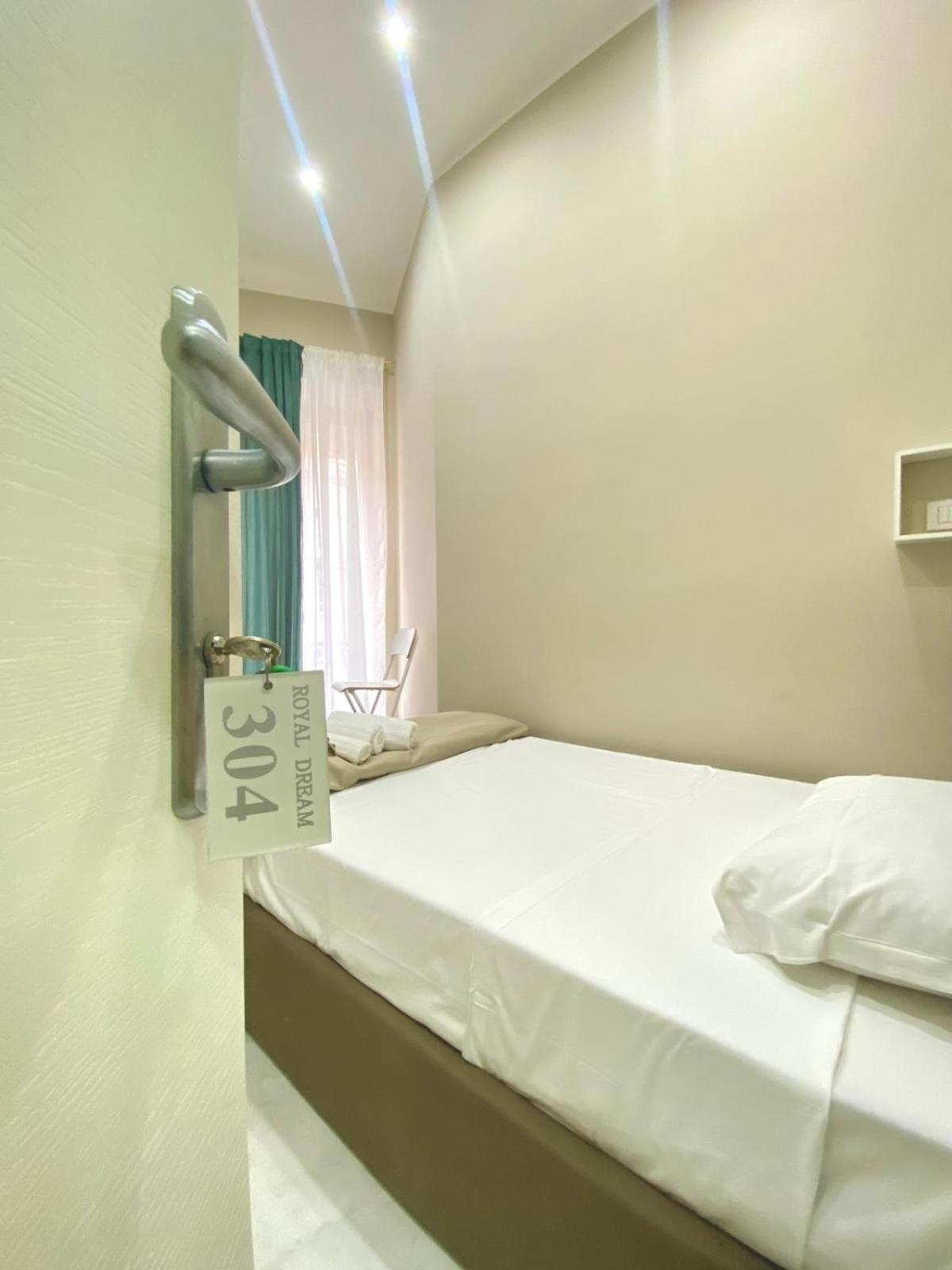 Royal Dream Bed and Breakfast Neapel Exteriör bild
